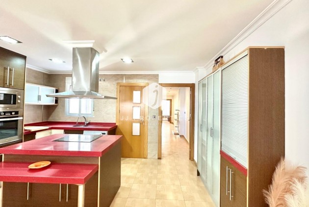 Resale - Apartment / flat -
Torrevieja - Centro