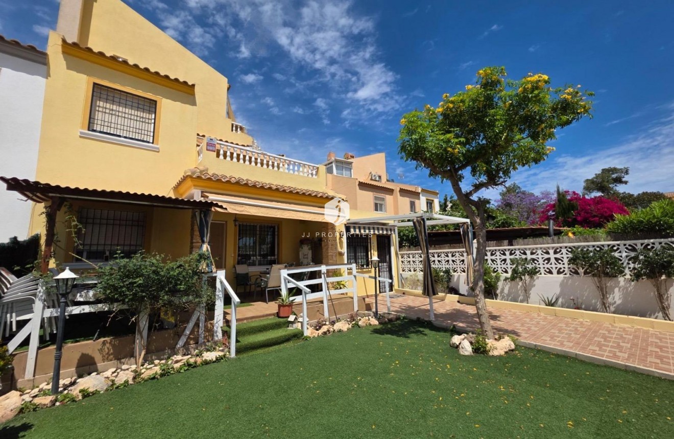 Aus zweiter Hand - Chalet -
Torrevieja - Calas blanca