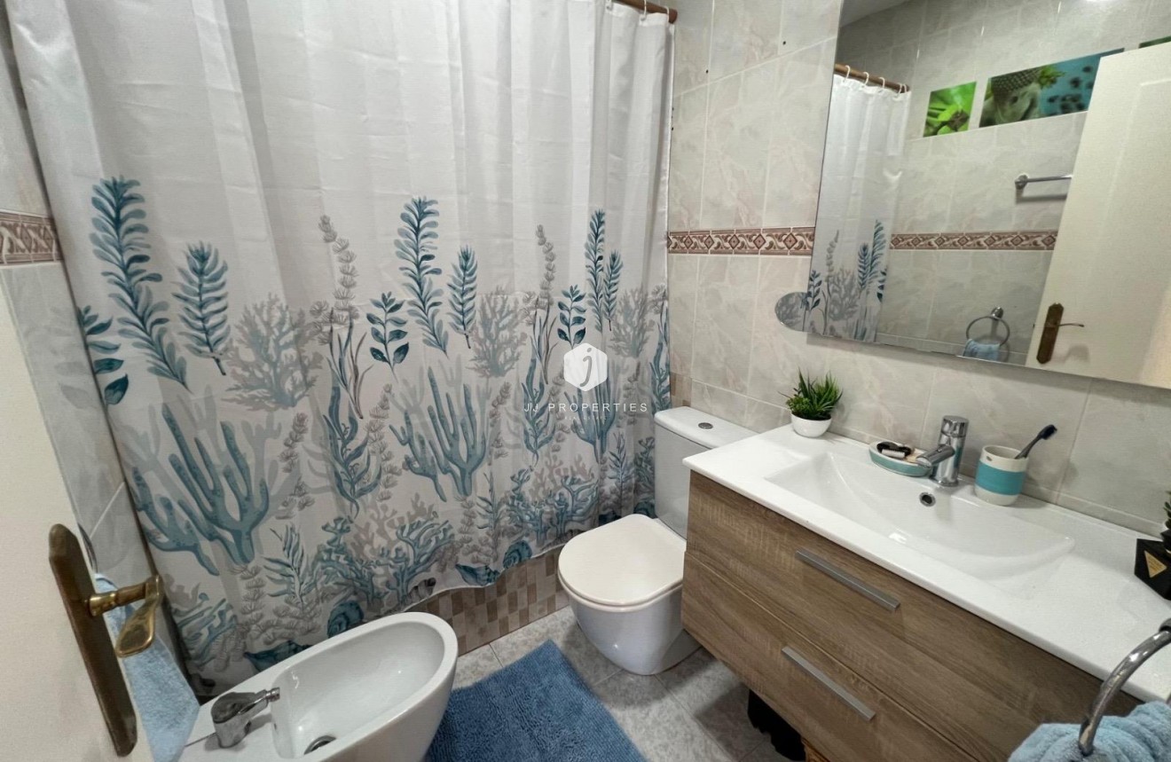 Aus zweiter Hand - Chalet -
Torrevieja - Calas blanca