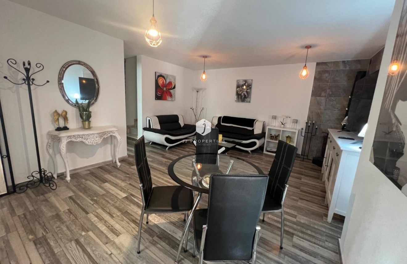 Aus zweiter Hand - Chalet -
Torrevieja - Calas blanca