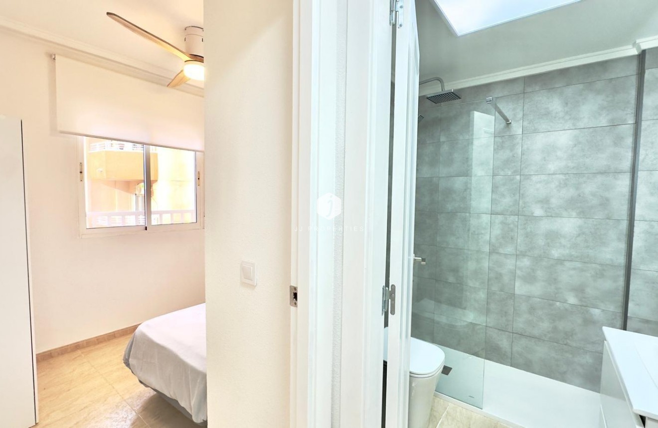 Aus zweiter Hand - Wohnung -
Torrevieja - Centro