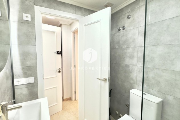 Aus zweiter Hand - Wohnung -
Torrevieja - Centro