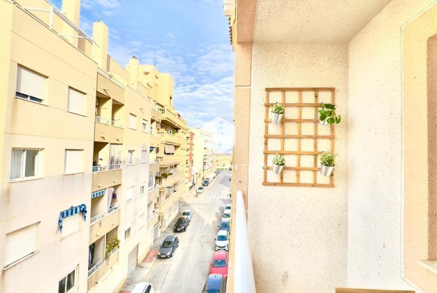 Aus zweiter Hand - Wohnung -
Torrevieja - Centro