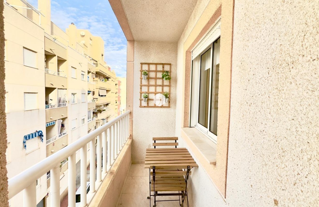 Aus zweiter Hand - Wohnung -
Torrevieja - Centro