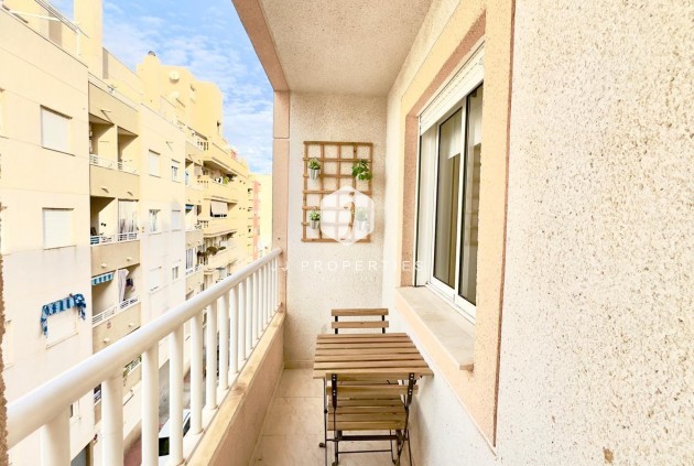 Aus zweiter Hand - Wohnung -
Torrevieja - Centro