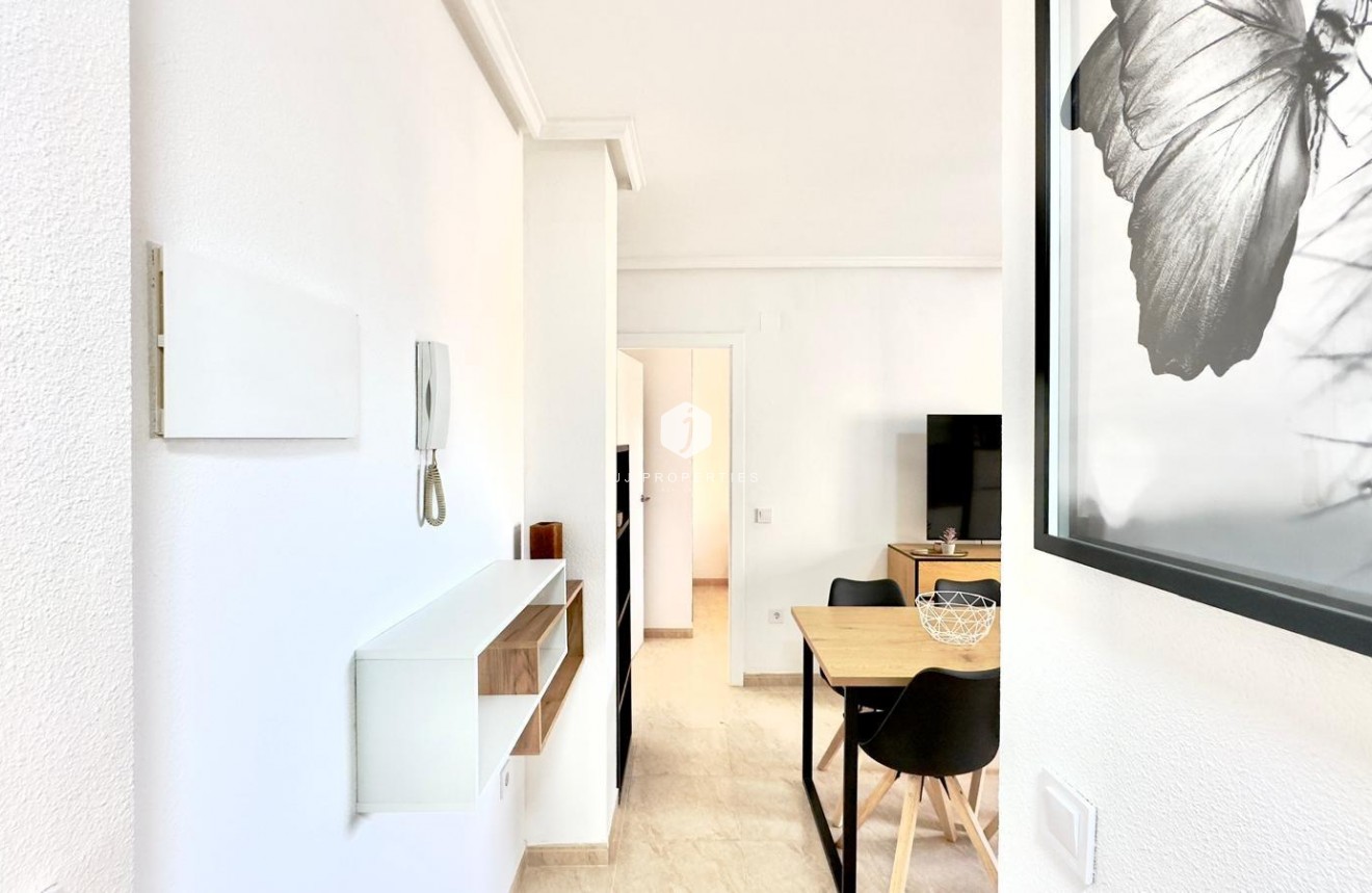 Aus zweiter Hand - Wohnung -
Torrevieja - Centro