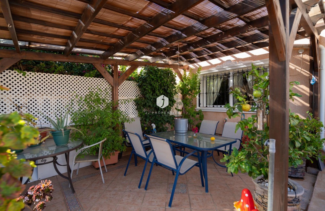 Aus zweiter Hand - Chalet -
Orihuela Costa - Los Dolses