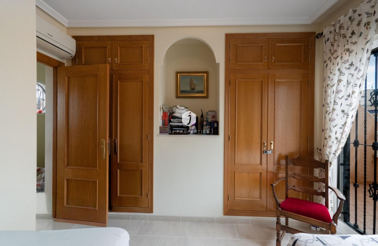 Aus zweiter Hand - Chalet -
Orihuela Costa - Los Dolses