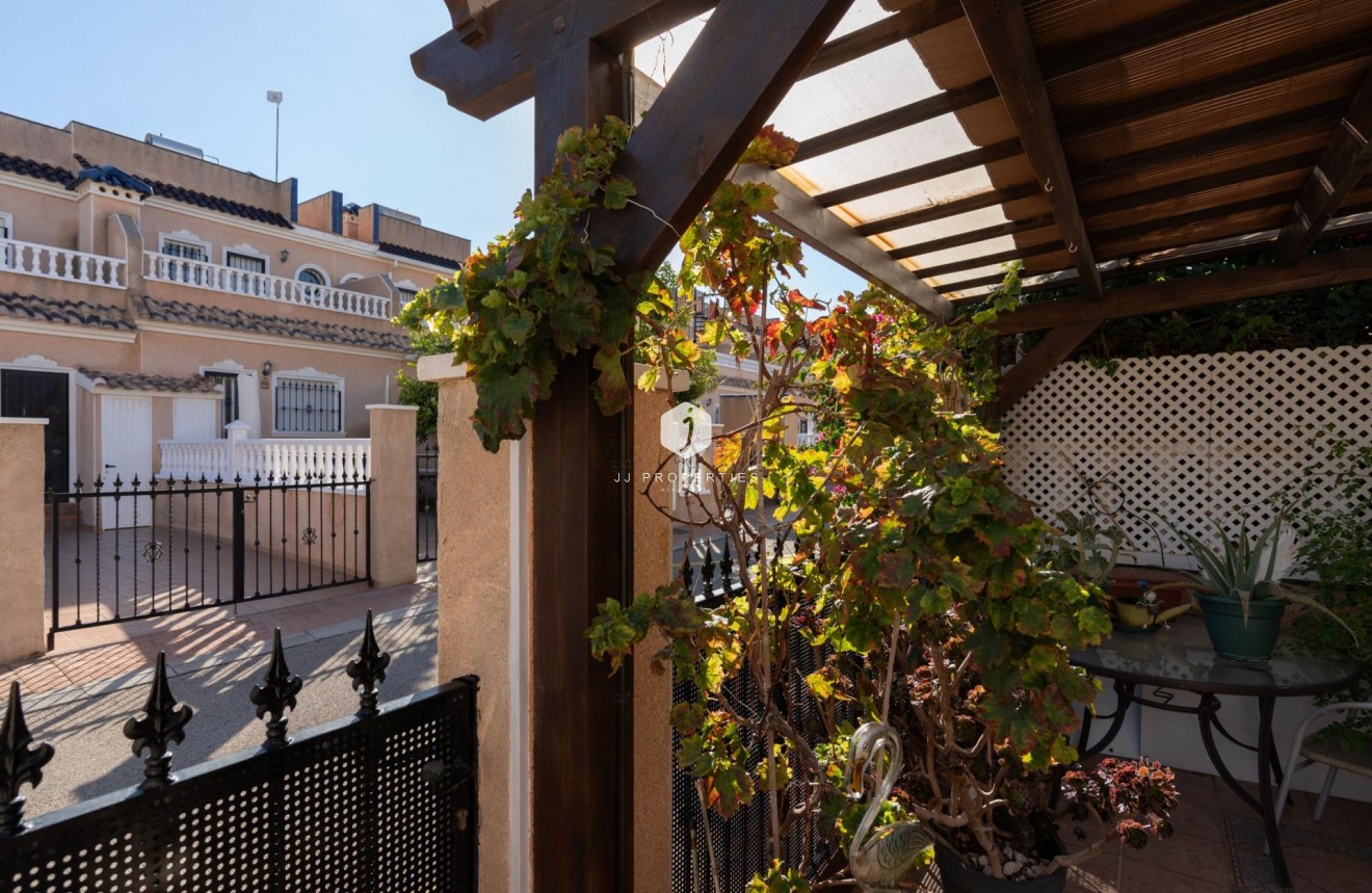 Aus zweiter Hand - Chalet -
Orihuela Costa - Los Dolses