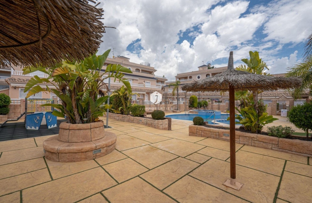 Aus zweiter Hand - Chalet -
Orihuela Costa - Los Dolses