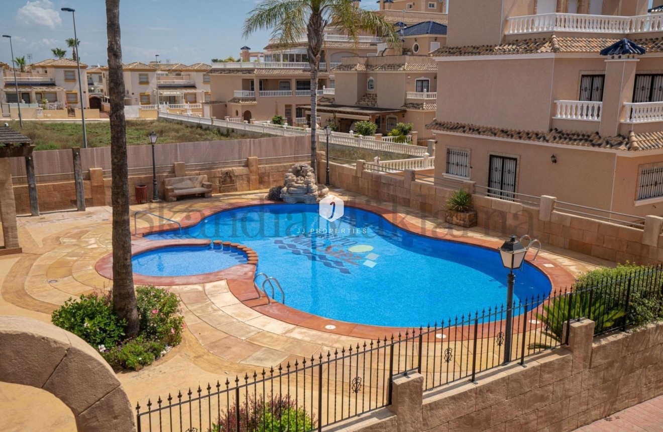 Aus zweiter Hand - Chalet -
Orihuela Costa - Los Dolses