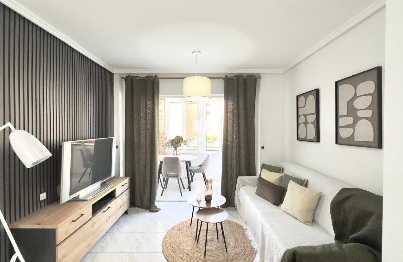 Tweedehands - Appartement / flat -
Torrevieja - Playa del Cura