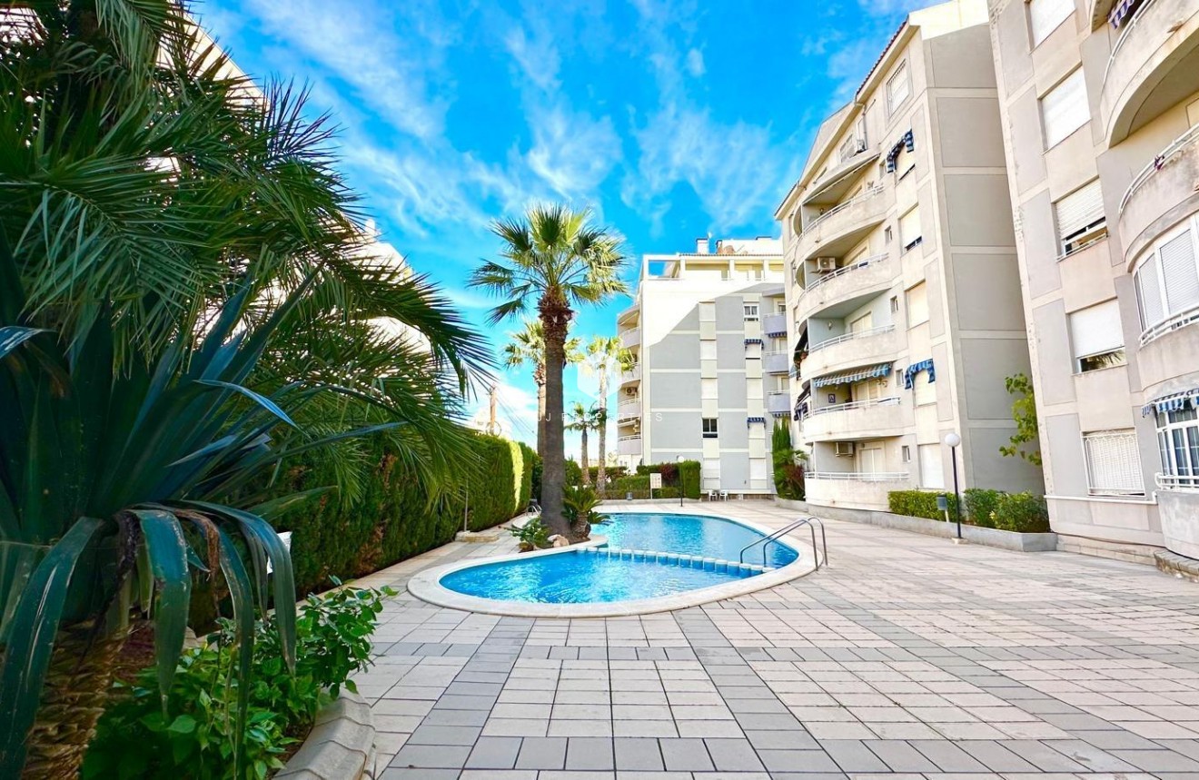 Tweedehands - Appartement / flat -
Torrevieja - Playa del Cura