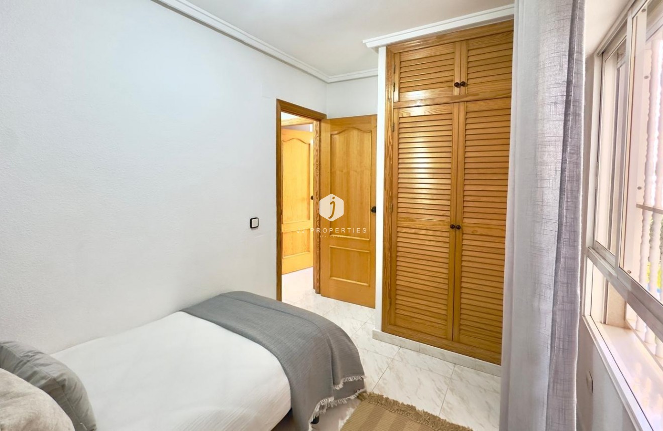 Tweedehands - Appartement / flat -
Torrevieja - Playa del Cura