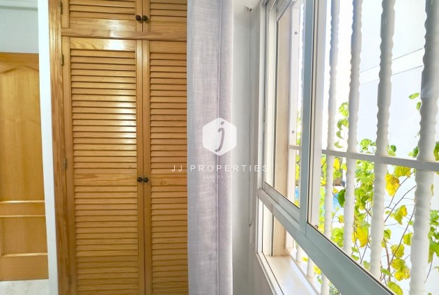 Tweedehands - Appartement / flat -
Torrevieja - Playa del Cura