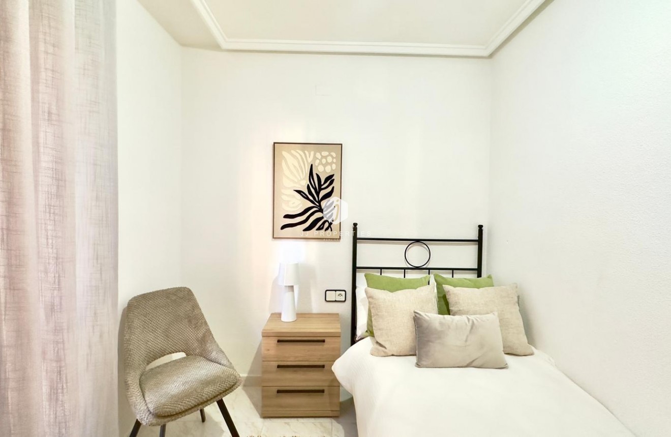 Tweedehands - Appartement / flat -
Torrevieja - Playa del Cura