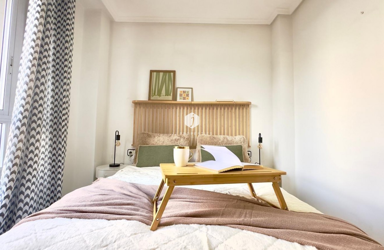 Tweedehands - Appartement / flat -
Torrevieja - Playa del Cura