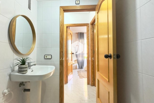 Tweedehands - Appartement / flat -
Torrevieja - Playa del Cura