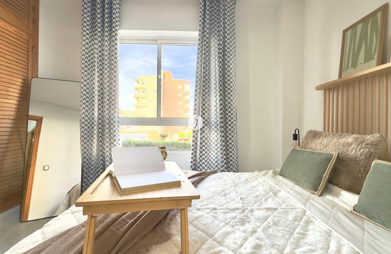 Tweedehands - Appartement / flat -
Torrevieja - Playa del Cura