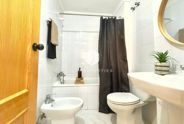 Tweedehands - Appartement / flat -
Torrevieja - Playa del Cura