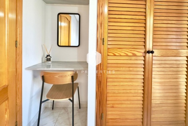 Tweedehands - Appartement / flat -
Torrevieja - Playa del Cura