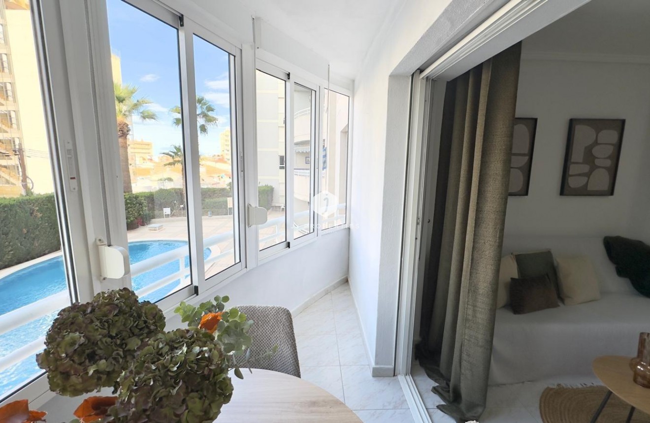 Tweedehands - Appartement / flat -
Torrevieja - Playa del Cura