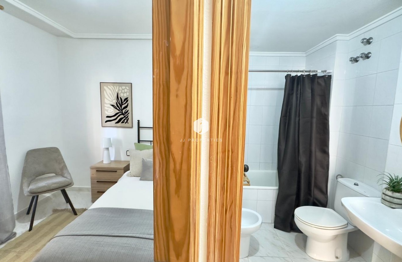 Tweedehands - Appartement / flat -
Torrevieja - Playa del Cura