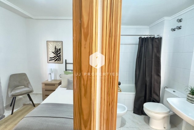 Tweedehands - Appartement / flat -
Torrevieja - Playa del Cura