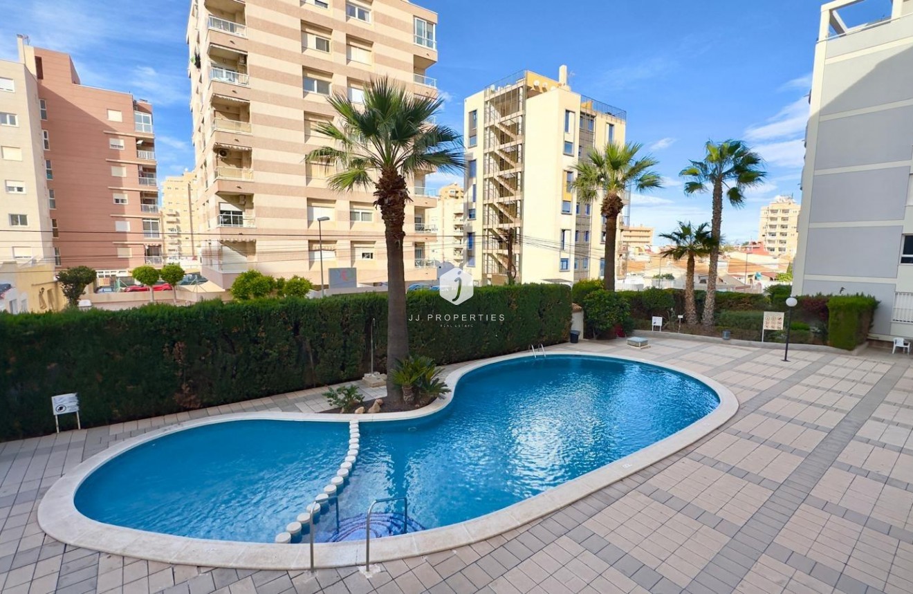 Tweedehands - Appartement / flat -
Torrevieja - Playa del Cura