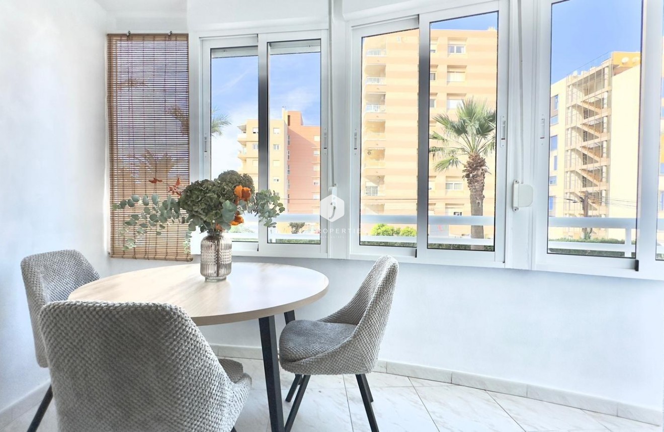 Tweedehands - Appartement / flat -
Torrevieja - Playa del Cura