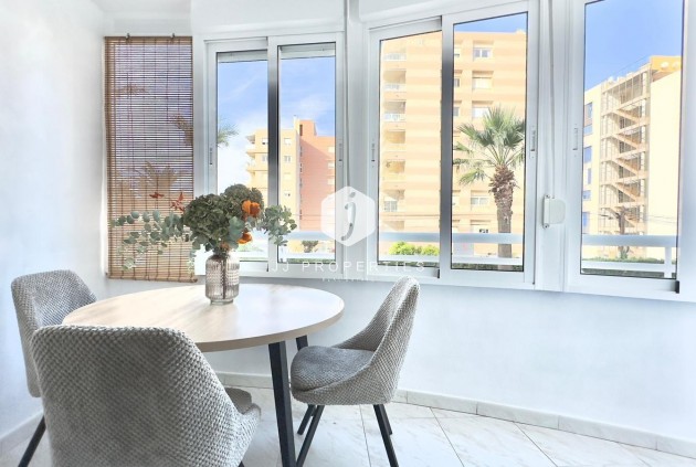 Tweedehands - Appartement / flat -
Torrevieja - Playa del Cura