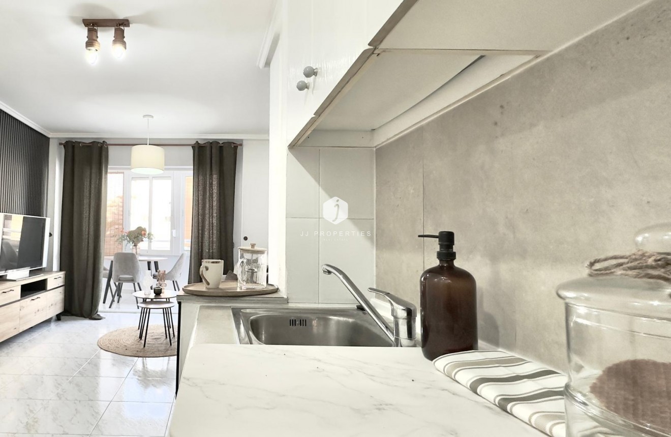 Tweedehands - Appartement / flat -
Torrevieja - Playa del Cura