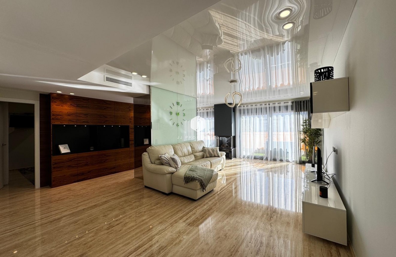 Resale - Penthouse -
Torrevieja - Estacion de autobuses