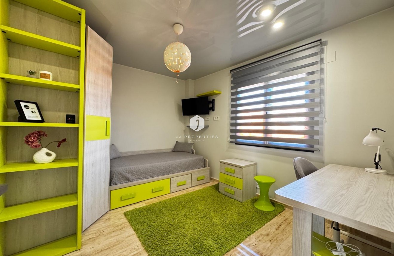 Resale - Penthouse -
Torrevieja - Estacion de autobuses