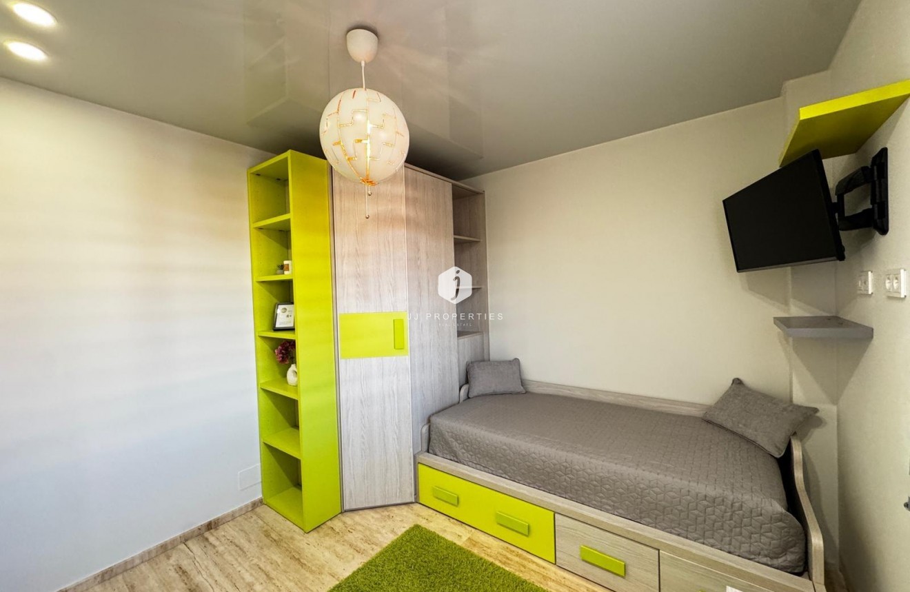 Resale - Penthouse -
Torrevieja - Estacion de autobuses