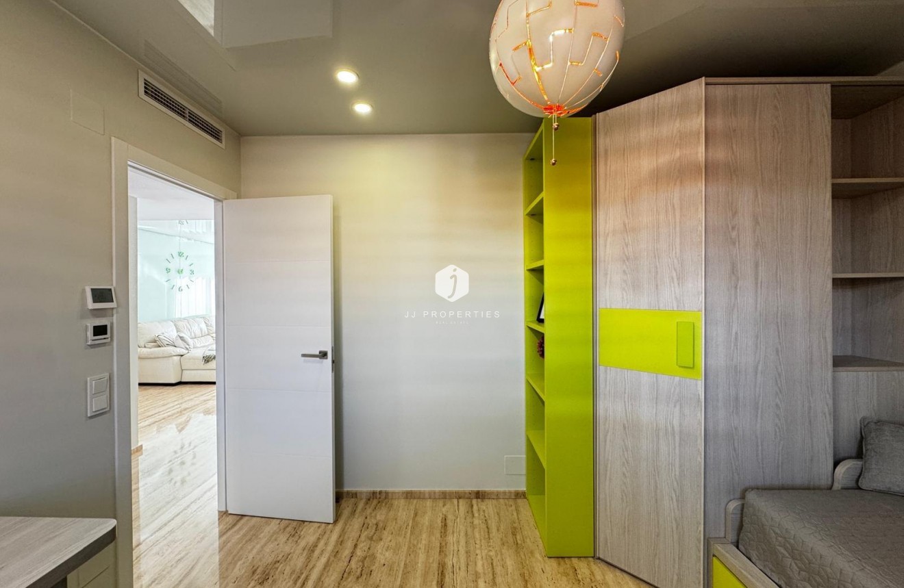 Resale - Penthouse -
Torrevieja - Estacion de autobuses