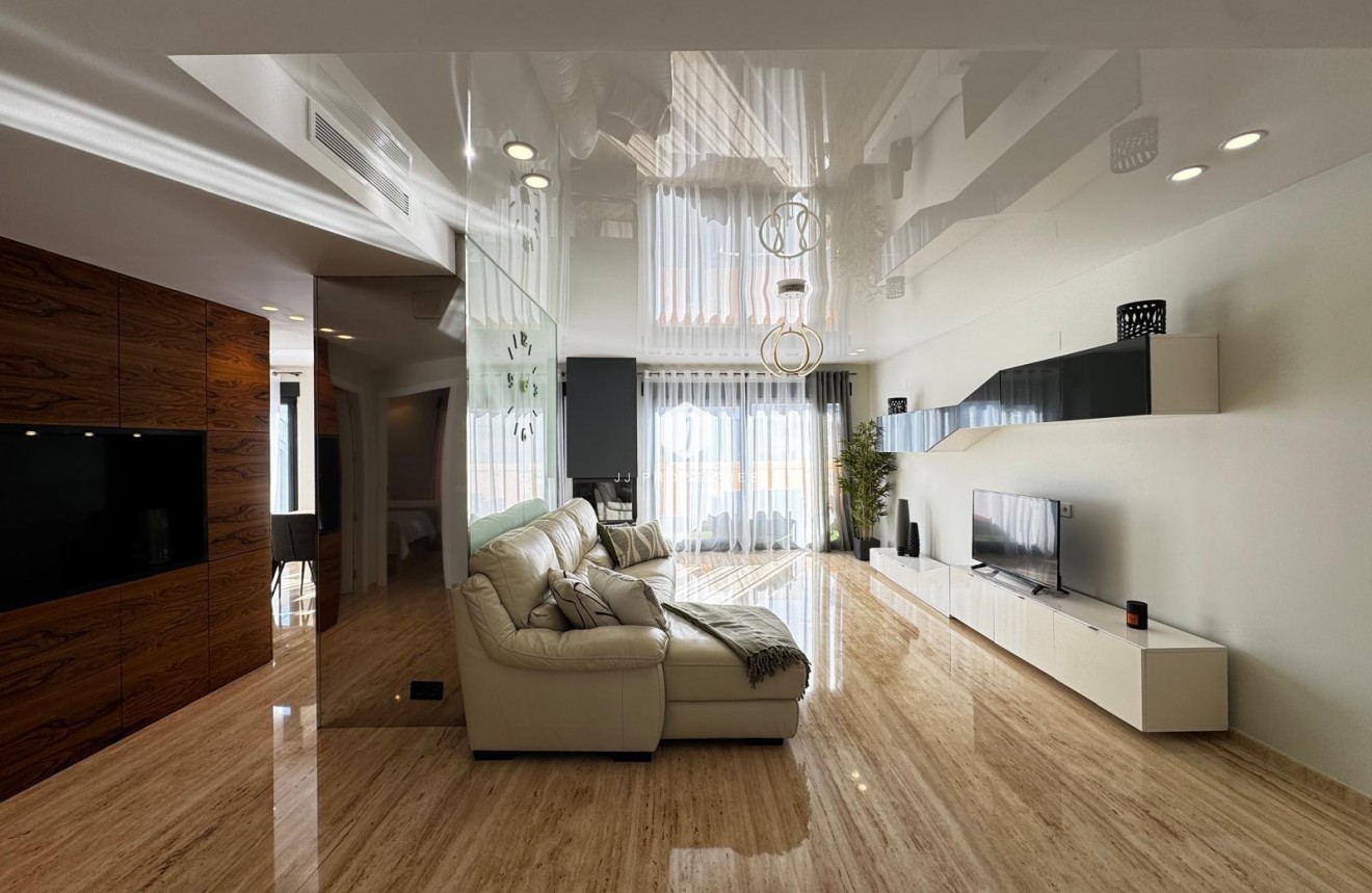 Resale - Penthouse -
Torrevieja - Estacion de autobuses