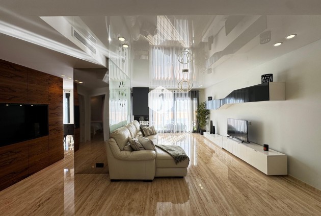 Resale - Penthouse -
Torrevieja - Estacion de autobuses