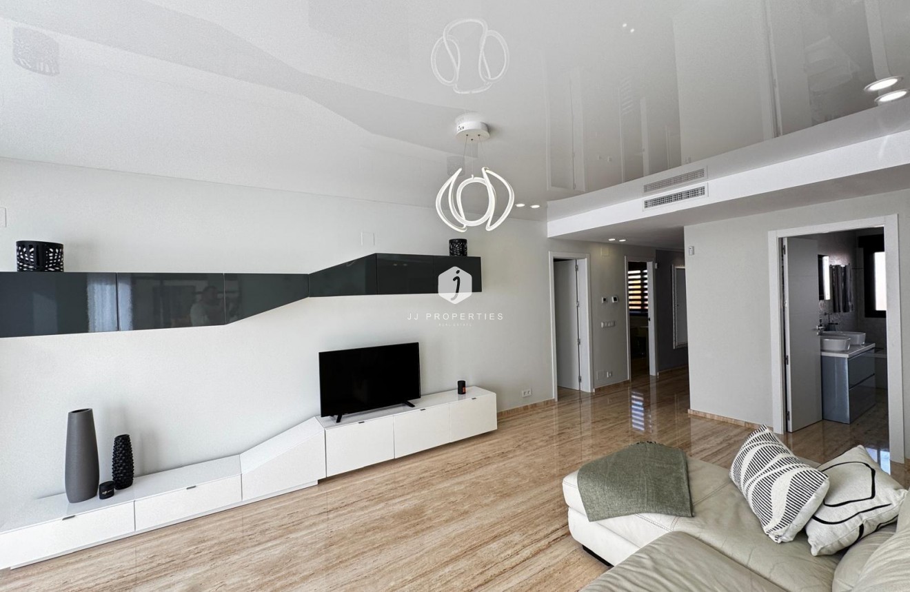 Resale - Penthouse -
Torrevieja - Estacion de autobuses