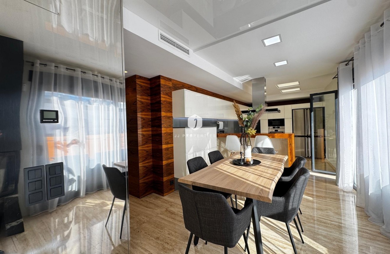 Resale - Penthouse -
Torrevieja - Estacion de autobuses