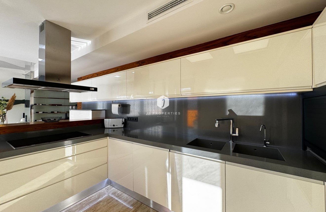 Resale - Penthouse -
Torrevieja - Estacion de autobuses