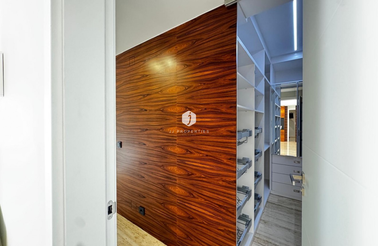 Resale - Penthouse -
Torrevieja - Estacion de autobuses