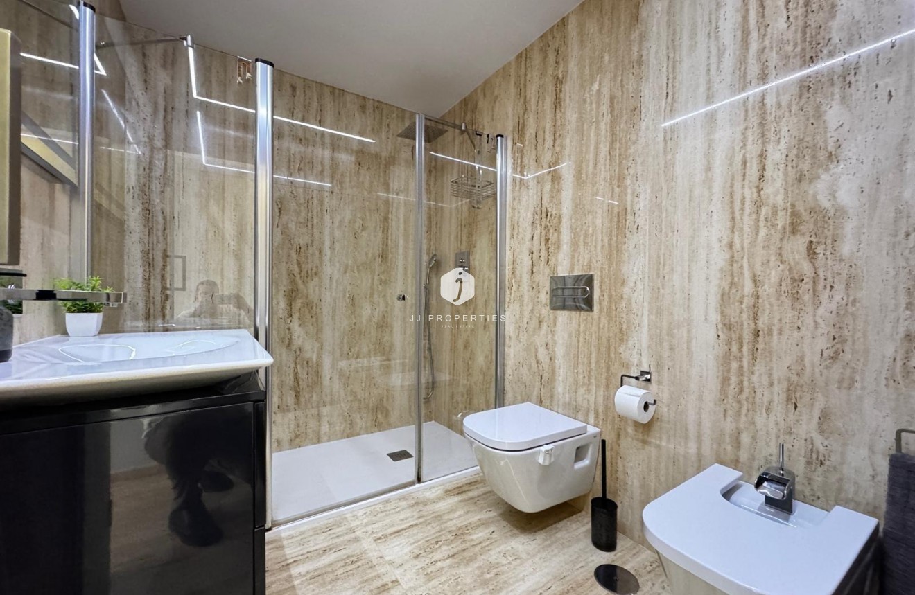 Resale - Penthouse -
Torrevieja - Estacion de autobuses