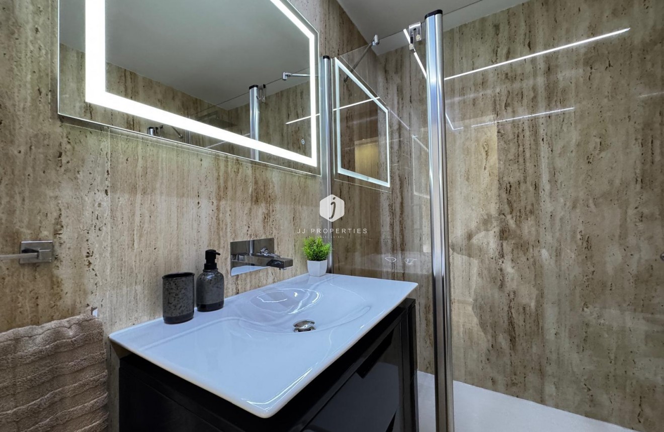 Resale - Penthouse -
Torrevieja - Estacion de autobuses