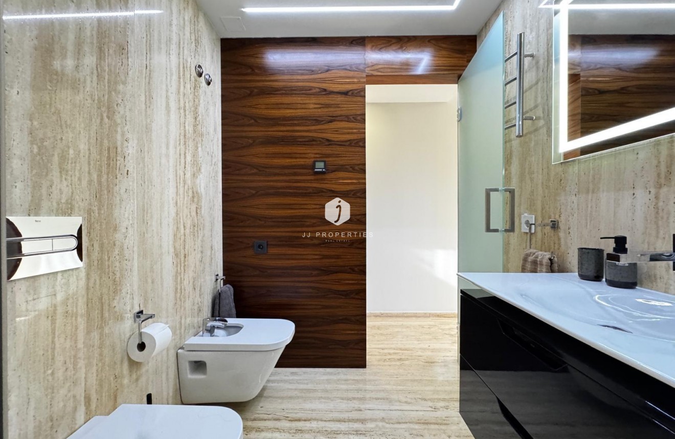 Resale - Penthouse -
Torrevieja - Estacion de autobuses