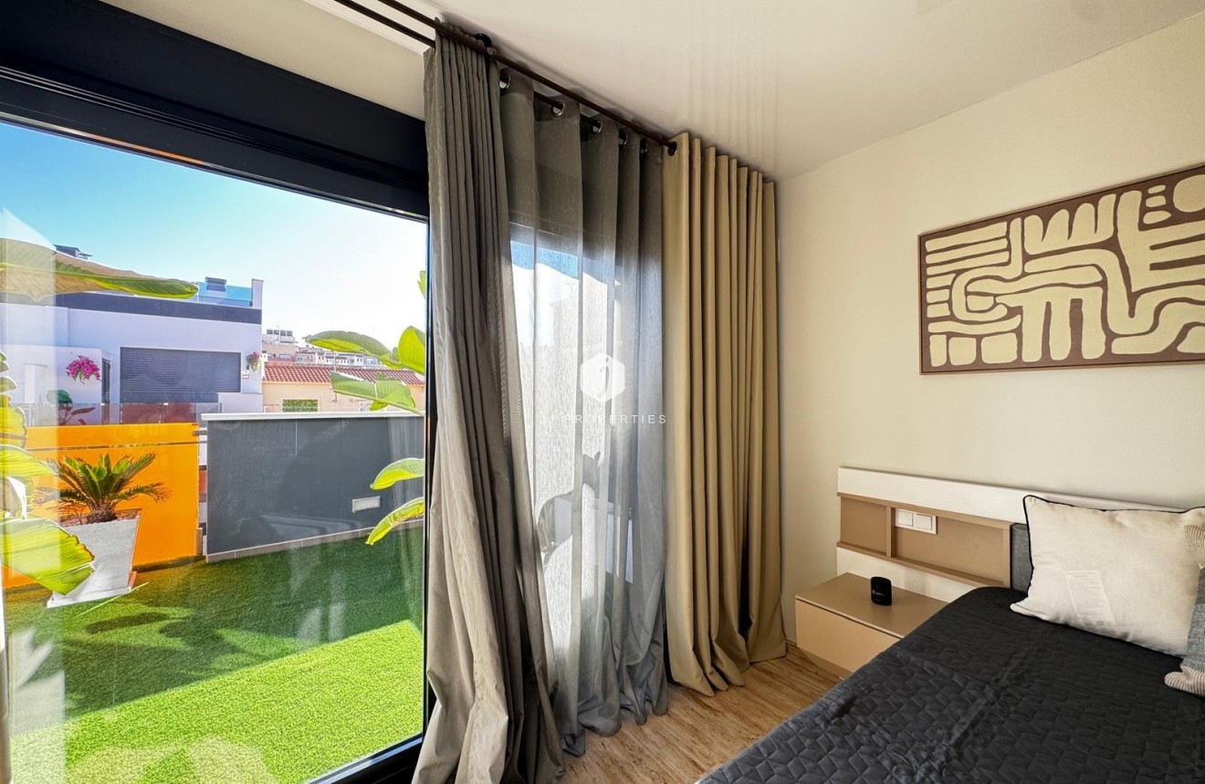 Resale - Penthouse -
Torrevieja - Estacion de autobuses