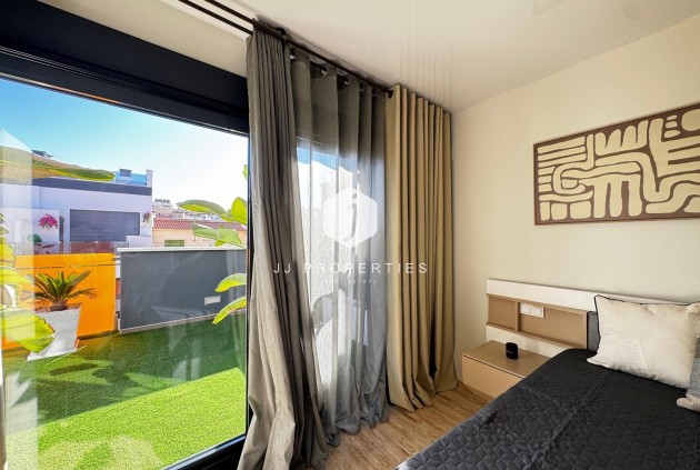 Resale - Penthouse -
Torrevieja - Estacion de autobuses