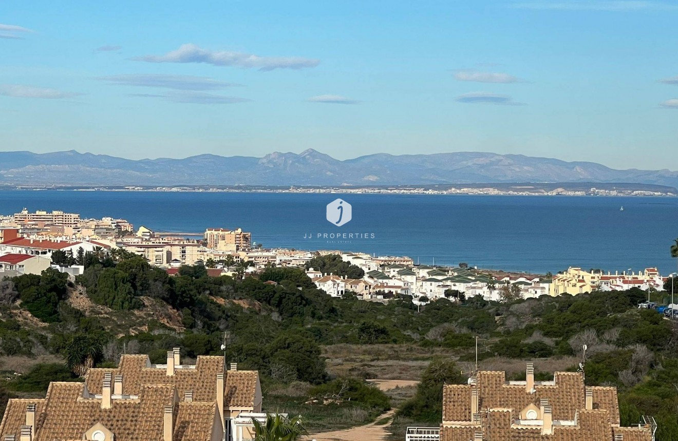 Resale - Apartment / flat -
Torrevieja - aguas nuevas