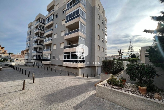 Resale - Apartment / flat -
Torrevieja - aguas nuevas