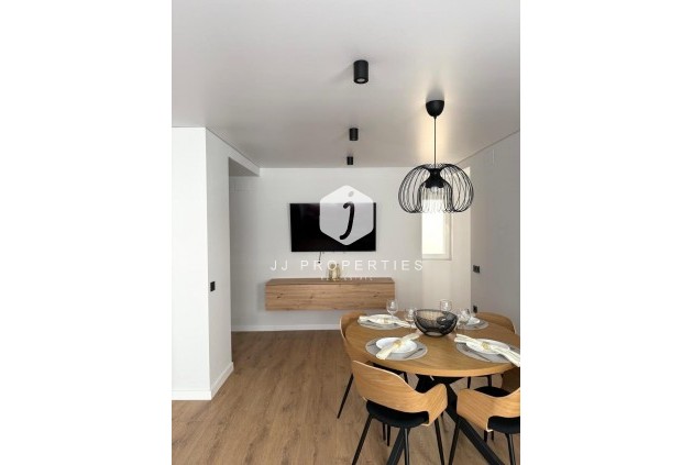 Resale - Apartment / flat -
Torrevieja - Paseo maritimo